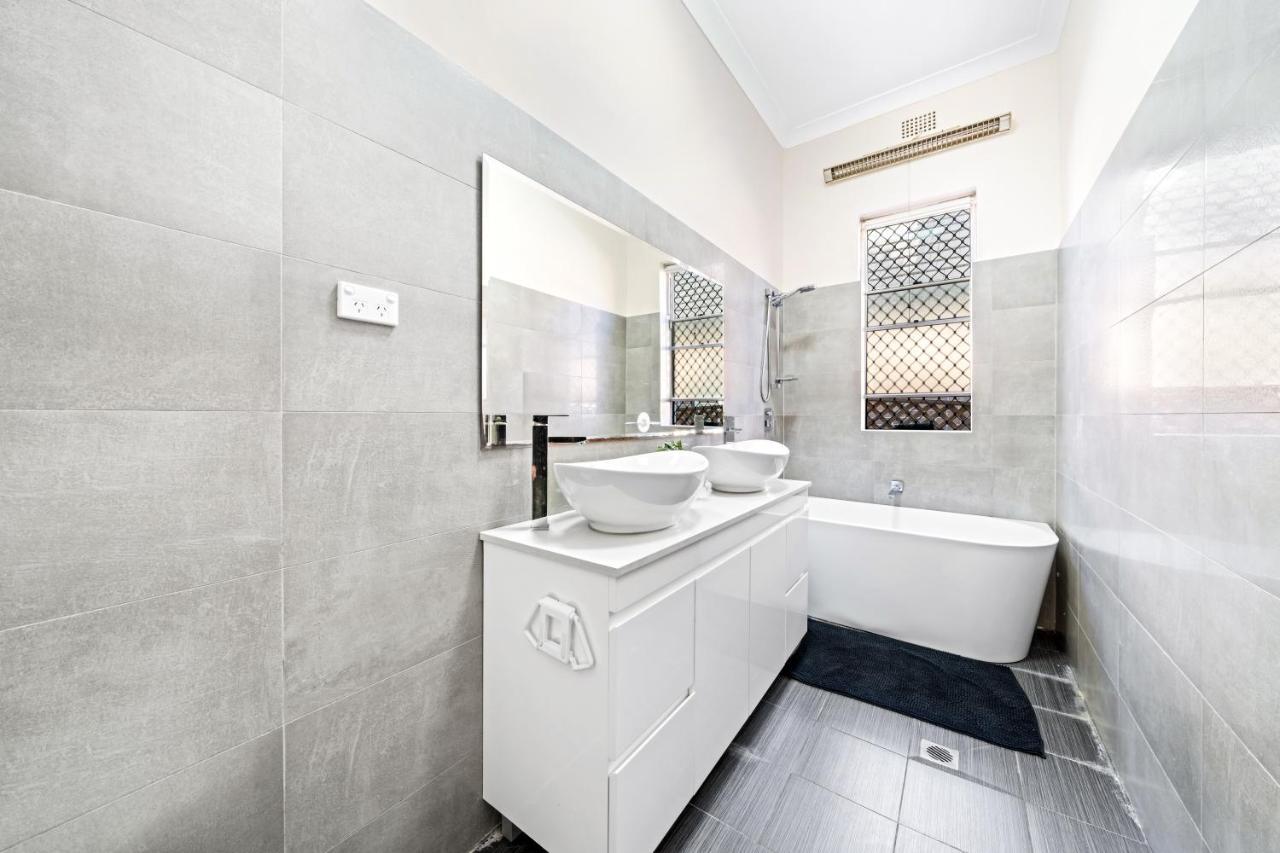 4 Bedroom House 500M To Drummoyne Bay Run Sidney Exterior foto